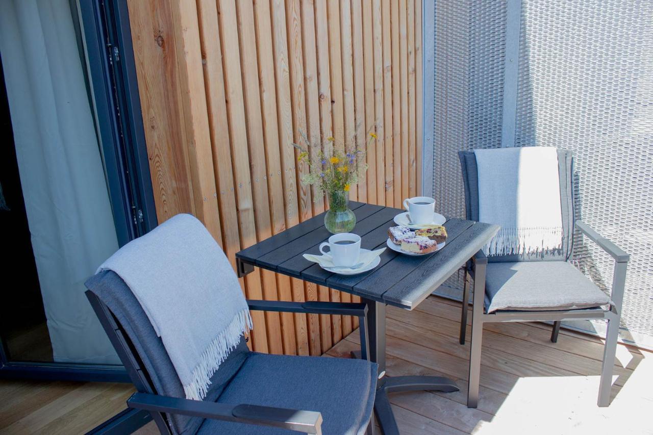 Enjoyharrachov - Atraktivni Klidny Klimatizovany Apartman 20 V Centru Harrachova S Parkovanim, Wifi-Wlan, Sat, Herni Konzoli, Ipad, Netflix Zdarma, Moznosti Dobijeni Auta, Vyhledem Do Zahrady A Na Romanticky Kostelik Bagian luar foto